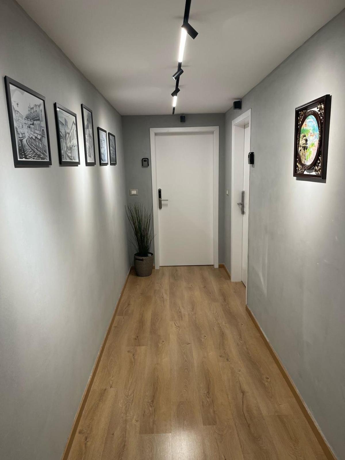 Gjirokastër Andi'S Apartment 1 מראה חיצוני תמונה